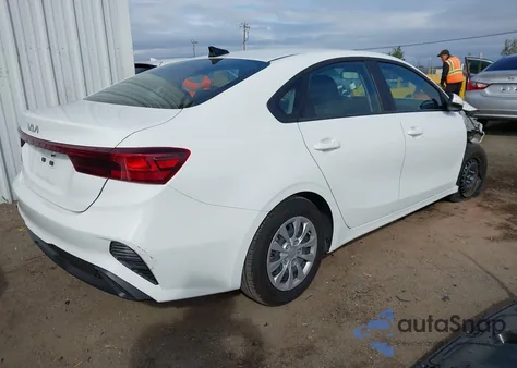 2024 Kia Forte Lx z USA, uszkodzony, nr VIN 3KPF24AD5RE766677